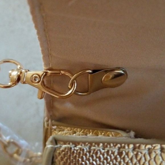 Gold Embossed Crossbody/Clutch NWT - Picture 4 of 6